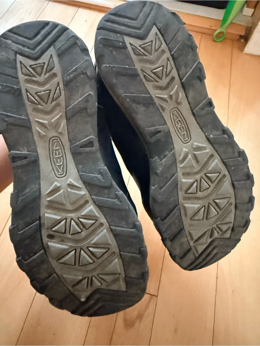 Keen Kid’s Black Hiking Boots with Yellow Accents Size 5